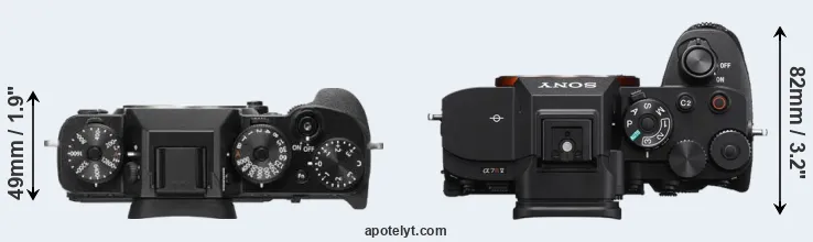 Compare X-T2 versus A7R V top